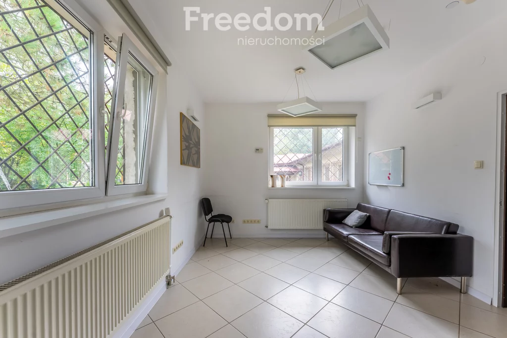 Lokal użytkowy 220,00 m², oferta nr , 2297/3685/OLW, Kanie, Kolejowa