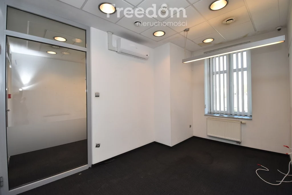 Lokal użytkowy 166,26 m², oferta nr , 903/3685/OOS, Ostrowiec Świętokrzyski, Rynek