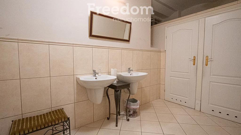 Lokal użytkowy 864,30 m², oferta nr , 912/3685/OOS, Nałęczów, Zygmunta Chmielewskiego