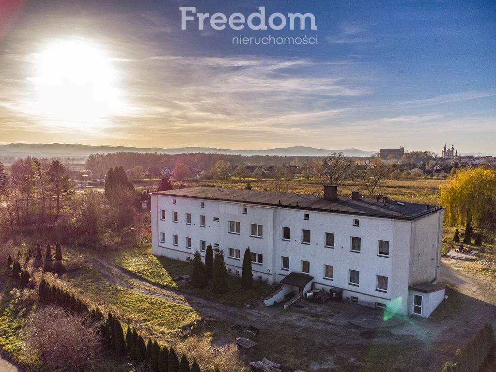 Mieszkanie trzypokojowe 70,00 m², Otmuchów, Fabryczna, Sprzedaż