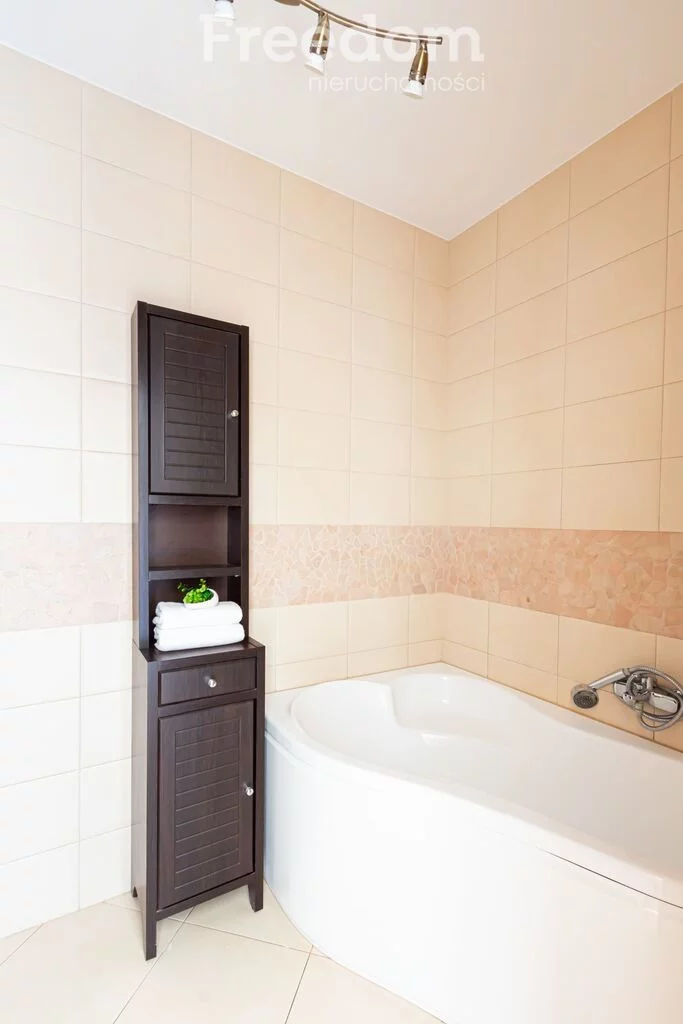 3 pokoje, mieszkanie 75,23 m², piętro 4, oferta nr , 6643/3685/OMW, Kołobrzeg, Kupiecka