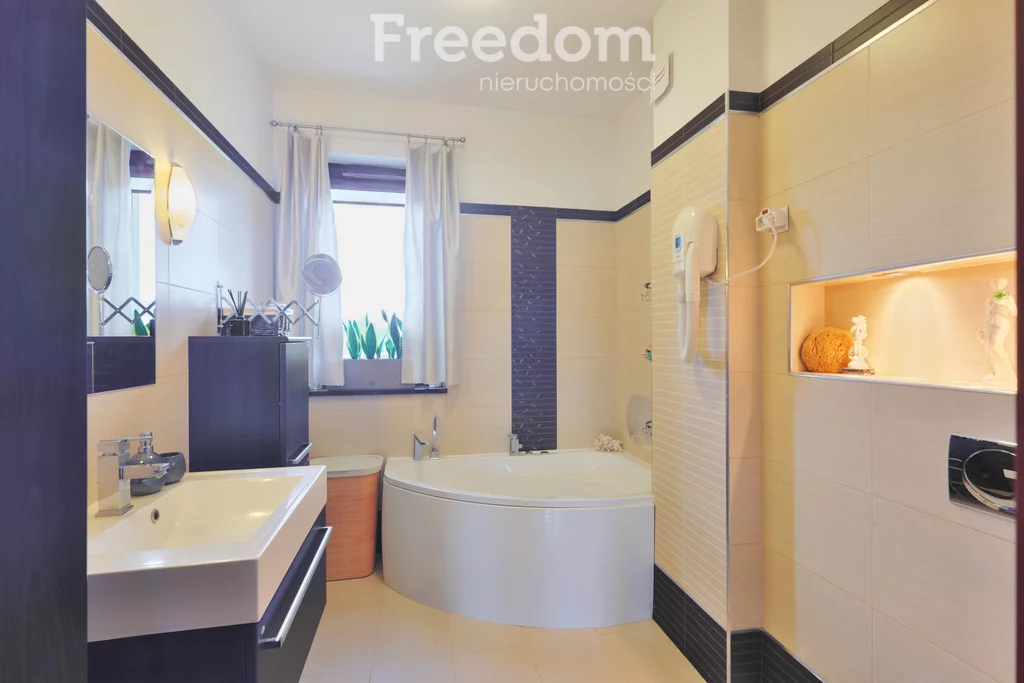 4 pokoje, mieszkanie 106,00 m², parter, oferta nr , 40148/3685/OMS, Jeżów Sudecki, Długa