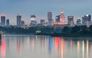 Jak zmienia się rynek mieszkaniowy w Warszawie? Mniejsza sprzedaż, większa podaż i wzrost inwestycji w najem instytucjonalny