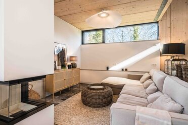 REMAX-EXPERTS-I-588/3953/ODS - zdjęcie nr 4
