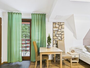 REMAX-573/2680/OMS - zdjęcie nr 2