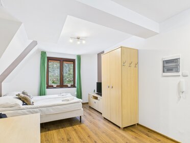 REMAX-573/2680/OMS - zdjęcie nr 3
