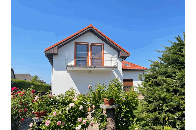 Dom wakacyjny na sprzedaż 300,00 m², oferta nr KMO-DS-1602