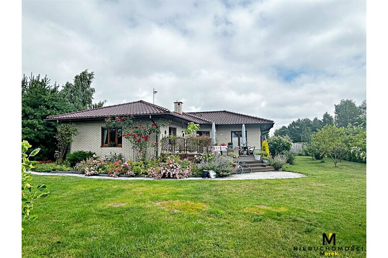 Dom wakacyjny na sprzedaż 124,00 m², oferta nr KMO-DS-2243