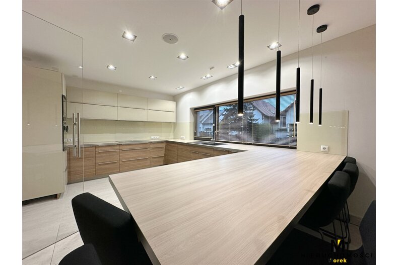 Dom wakacyjny na sprzedaż 296,00 m², oferta nr KMO-DS-2145