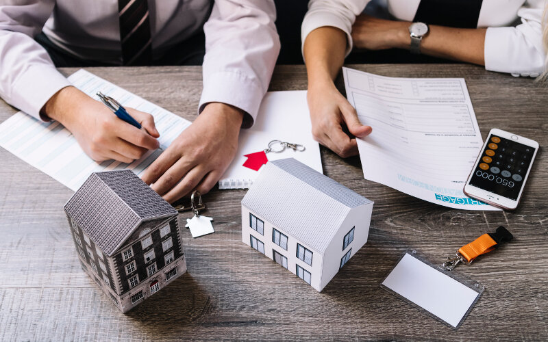 Zakup nieruchomości — kredyt czy gotówka?