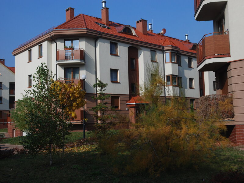 What makes the complex so unique in nature, is the attention put into every single detail, in particular the harmonious colour composition of its exterior walls. Dyrekcyjna 33 Apartamenty - ATAL SA